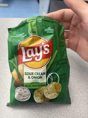 Lays Chips Sour Cream & Onion (1 oz)