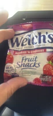 Welch's Berries & Cherries Fruit Snacks (2.25 oz)